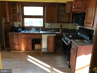 589 E Elmer Rd, Vineland, NJ 08360 - photo 3