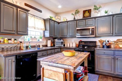 10607 Evanwood Dr, Louisville, KY 40228 - photo 6