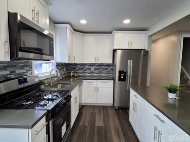 27 Spruce St, Carteret, NJ 07008 - photo 6