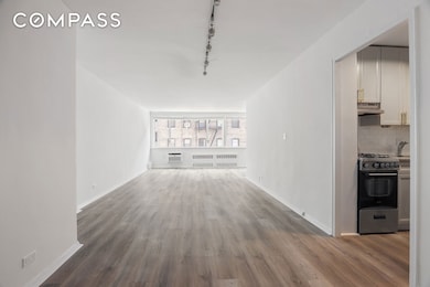 333 E 14th St unit 4N, New York, NY 10003 - photo 2