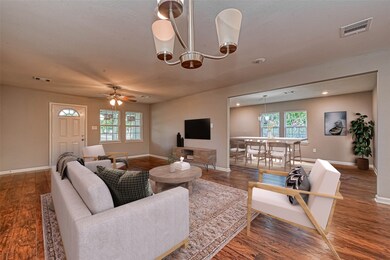 984 N Victory Dr, Houston, TX 77088 - photo 3