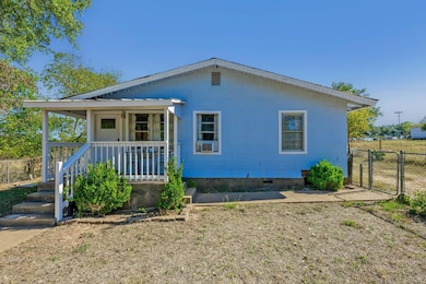 802 North Ave N, Johnson City, TX 78636 - photo 2