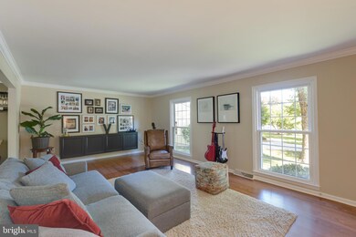 9014 Penn Manor Ct, Springfield, VA 22153 - photo 7