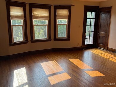 300 N Park Upper Unit Ave, Buffalo, NY 14216 - photo 2