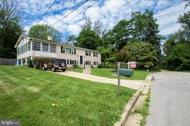 12501 Sir Walter Dr, Glenn Dale, MD 20769 - photo 2