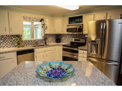 16 Lynn Dr, Bedford, NH 03110 - photo 4