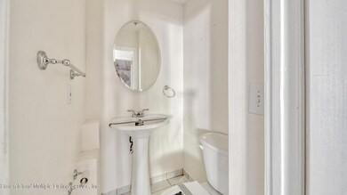 45 Hemlock Ct unit 149, Staten Island, NY 10309 - photo 7