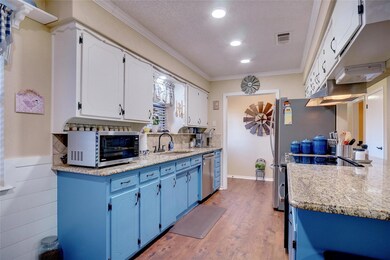 2004 Adams Ln S, Azle, TX 76020 - photo 6