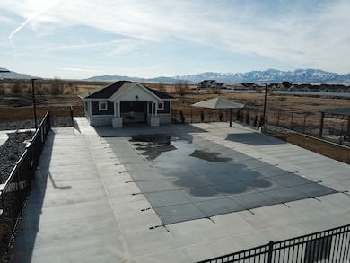 633 W Junegrass Ln, Tooele, UT 84074 - photo 4