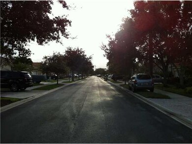 13943 N Cypress Cove Cir, Davie, FL 33325 - photo 3