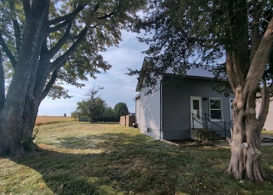 1532 Davis Ave, Grinnell, IA 50112 - photo 2