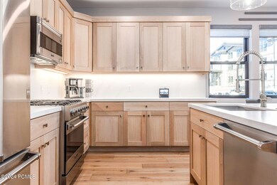 005_19-1145_west_helling_circle_unit_101