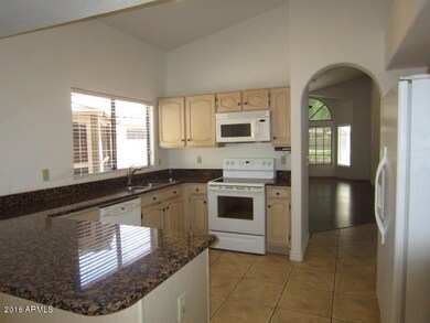 FULLY EQUIPPED GRANITE KITCHEN