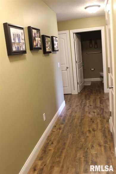 1268 W 61st St, Davenport, IA 52806 - photo 6