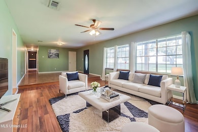 502 Border Ave W, Wiggins, MS 39577 - photo 6