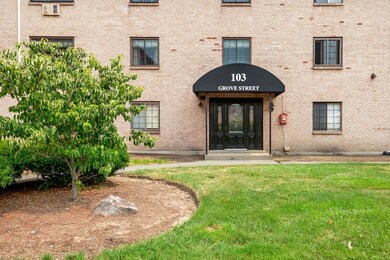 103 Grove St unit 325, Rockland, MA 02370 - photo 2