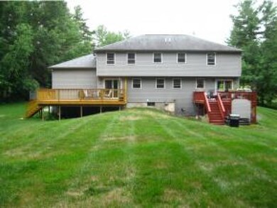 4 Carmel Dr unit B, Londonderry, NH 03053 - photo 2