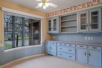 More storage. More counter space. Great buffet!