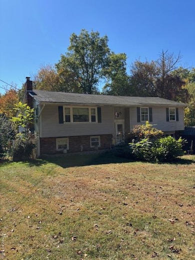 8 Rayland Rd, Newburgh, NY 12550 - photo 2