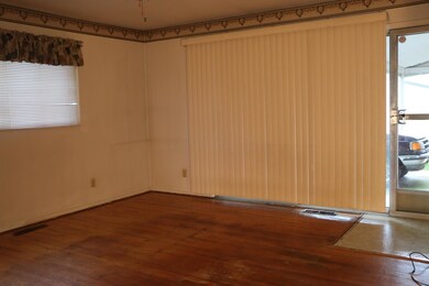 1419 Matthias Dr, Columbus, OH 43224 - photo 7