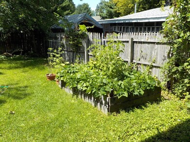 682 Palm Ave, Schenectady, NY 12306 - photo 4