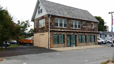 1912 S 4th St unit 2, Allentown, PA 18103 - photo 2