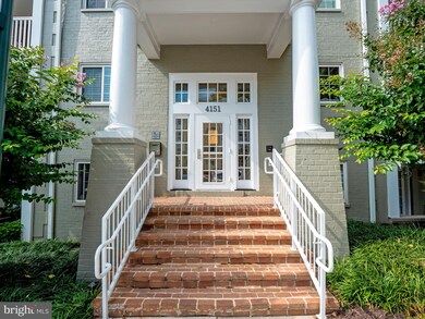 4151 S Four Mile Run Dr unit 401, Arlington, VA 22204 - photo 4