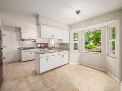 Kitchen Eating Area