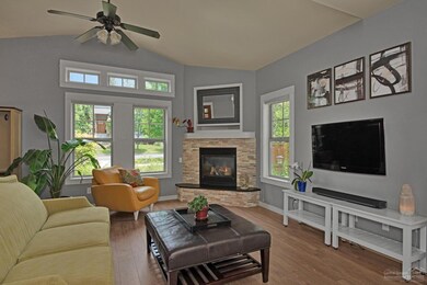 1695 NW John Fremont St, Bend, OR 97701 - photo 4