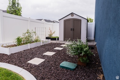 7099 N Garden Dr, Eagle Mountain, UT 84005 - photo 4