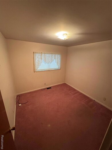 28556 Milton Ave, Warren, MI 48092 - photo 7