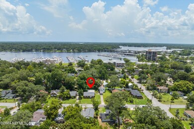 03-View of Neighborhood