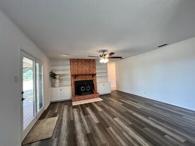 1228 Tate Cir, Sherman, TX 75090 - photo 4