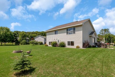 07 This large yard is perfect for kids or pets