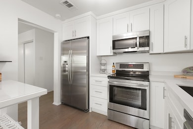 286 Oakleaf Dr unit 22, Thousand Oaks, CA 91360 - photo 4