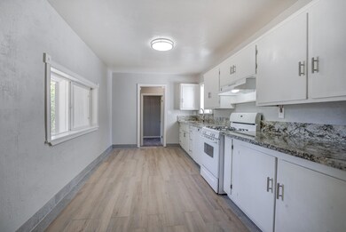 5536WillowRd-2