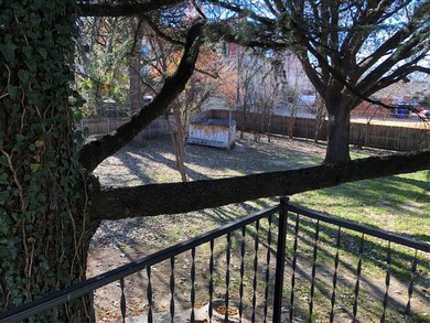 View of yard featuring an outbuilding