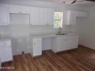 578 Confederate Ridge Rd, Lake Cormorant, MS 38641 - photo 4