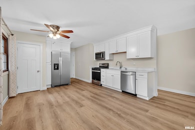 3106 Maplecrest Rd, Bettendorf, IA 52722 - photo 3