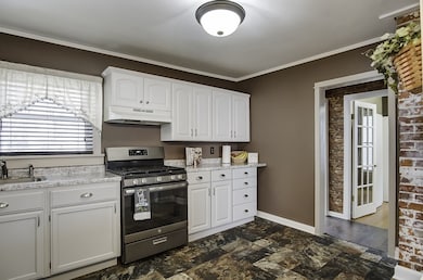 1404 Sprott St, Auburn, IN 46706 - photo 5