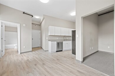 5 Pleasant St unit 301, Worcester, MA 01609 - photo 3