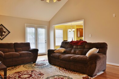 8602 Everett Rush Ct, Louisville, KY 40228 - photo 6