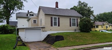 1702 N Fillmore St, Davenport, IA 52804 - photo 4