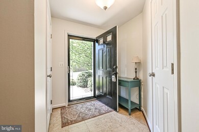 25282 Gothic Square, Chantilly, VA 20152 - photo 2