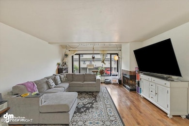 08-Living Room_IMG_7262_SSW
