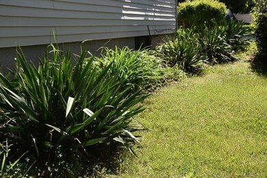 11 Green St, Dudley, MA 01571 - photo 4