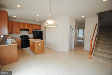 8725 Phipps Farm Way, Manassas, VA 20109 - photo 6