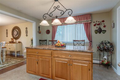 527 Pickering St, Manchester, NH 03104 - photo 6