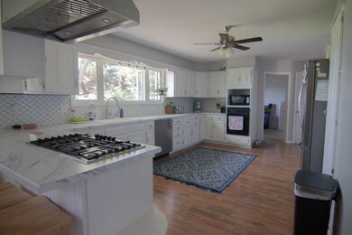 1511 S 16th Ave W, Newton, IA 50208 - photo 2