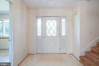 8456 Lock Ln, Warrenton, VA 20186 - photo 4